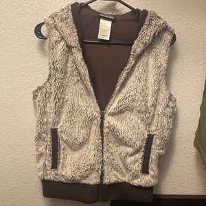 Patagonia Conejo hooded fuzzy vest